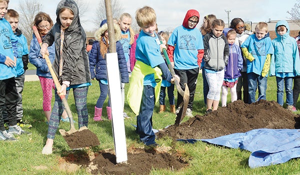 Buchanan students plant trees for Arbor Day celebration - Leader ...