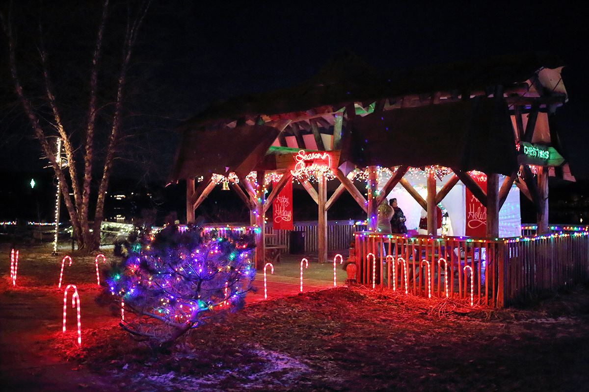 Cassopolis village lights up Pioneer Log Cabin Museum - Leader ...